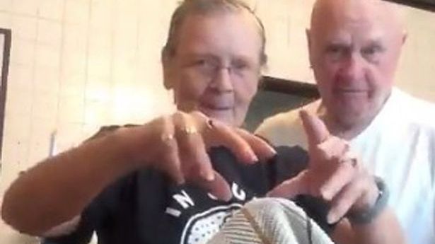 O bunică i-a făcut o glumă soțului ei. Nimeni nu se aștepta ca el să aibă reacția asta