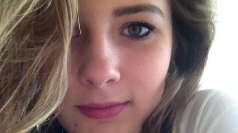 A fost diagnosticată cu schizofrenie la 17 ani!Metoda inedită prin care îşi exprimă tânăra gândurile