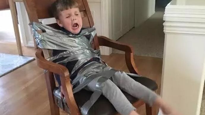 Mama lor crezut că e doar o ceartă între frați. Dar ce a descoperit întrece orice imaginație