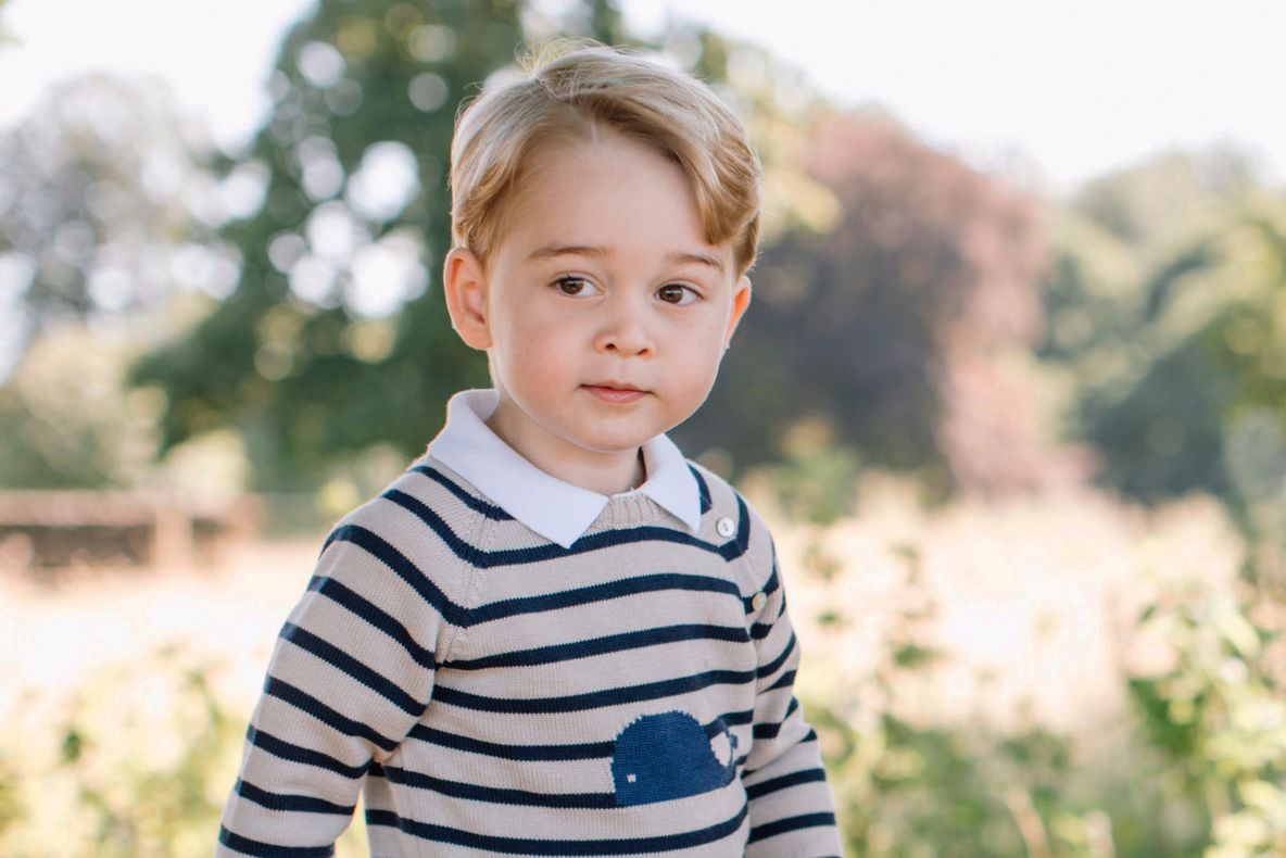 Motivul pentru care Kate şi William îl vor duce zilnic, fără pază, pe Prinţul George la şcoală