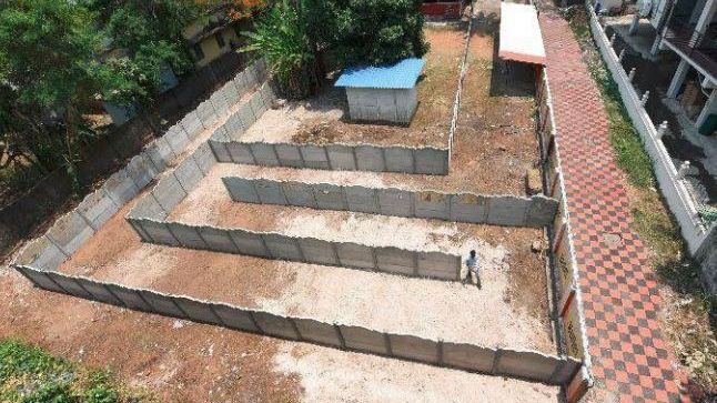 Proprietarul unui bar a construit un labirint în jurul localului. Motivul este de-a dreptul bizar