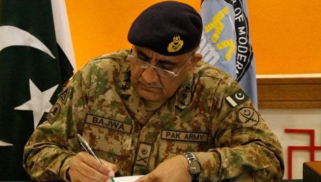 Doi teroriști executați în Pakistan după verdictul Curții Marțiale