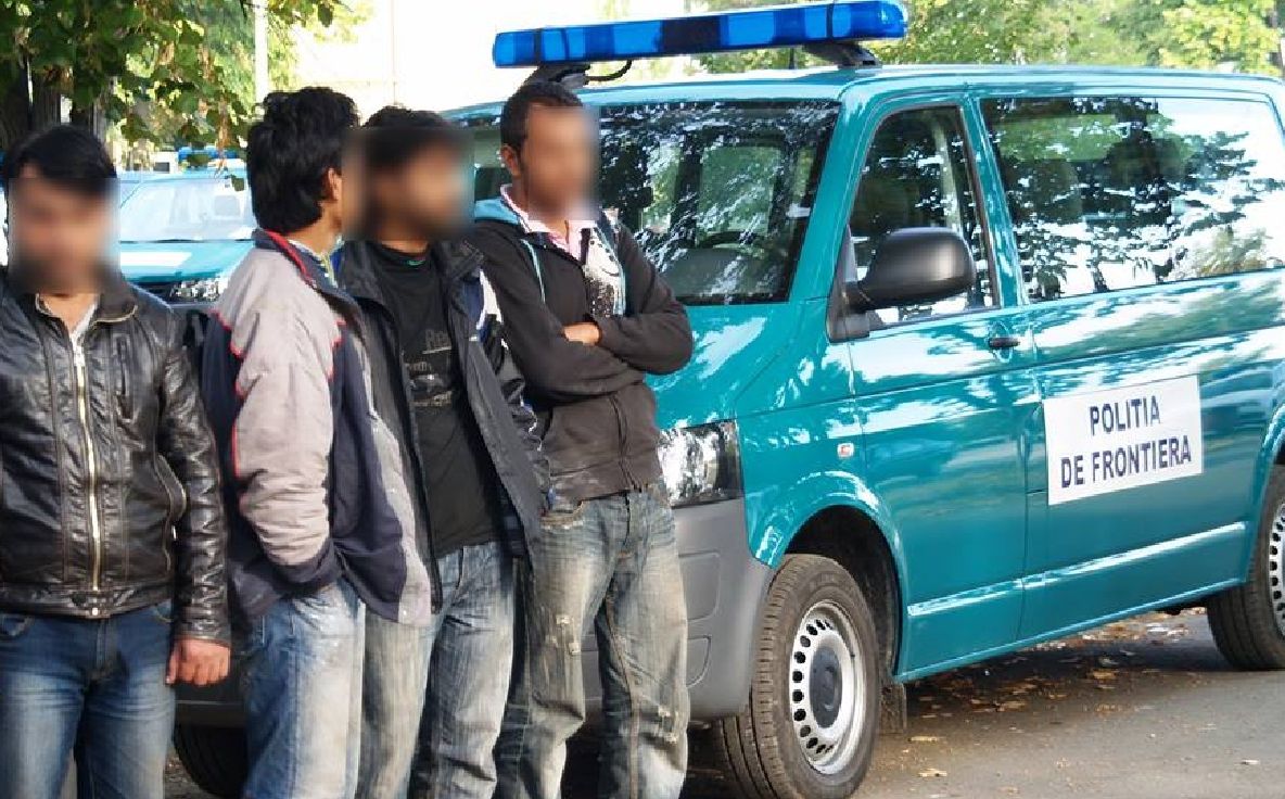 Alertă la frontieră! 21 de migranți prinși la granița României cu Serbia