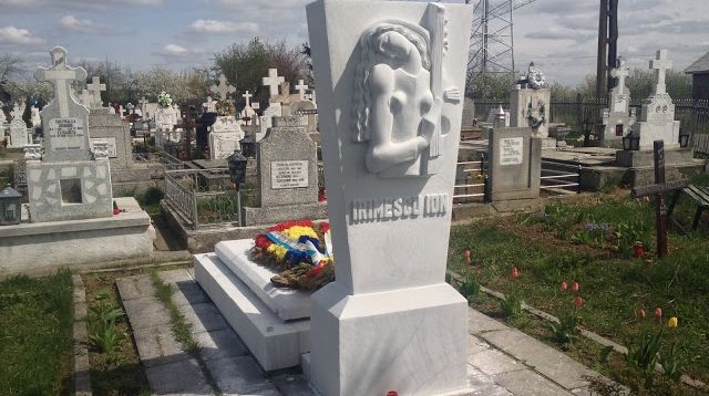 Se întâmplă în România: Monument vandalizat cu polizorul
