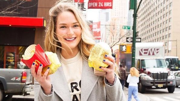 A mâncat numai de la McDonald’s timp de o săptămână! Ce s-a întâmplat la finalul experimentului