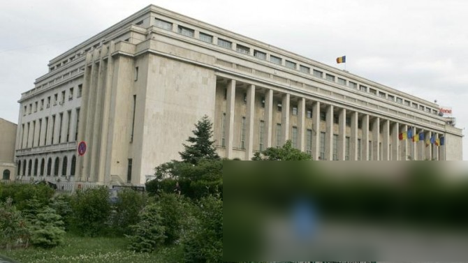 Apariţie INCREDIBILĂ, joi, în faţa Guvernului. Oamenii au crezut că nu văd bine. Rămâne o enigmă