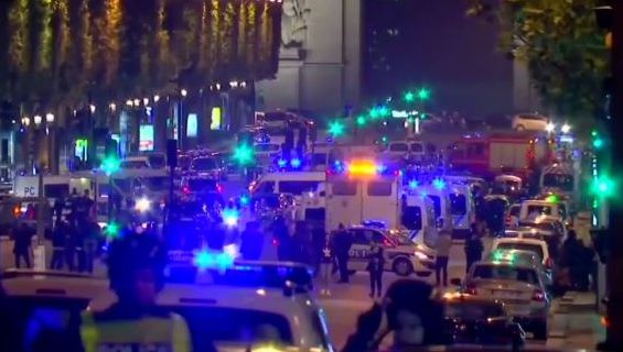 ISIS revendică ATACUL cu armă automată de pe Champs-Elysées. Un polițist și atacatorul, uciși