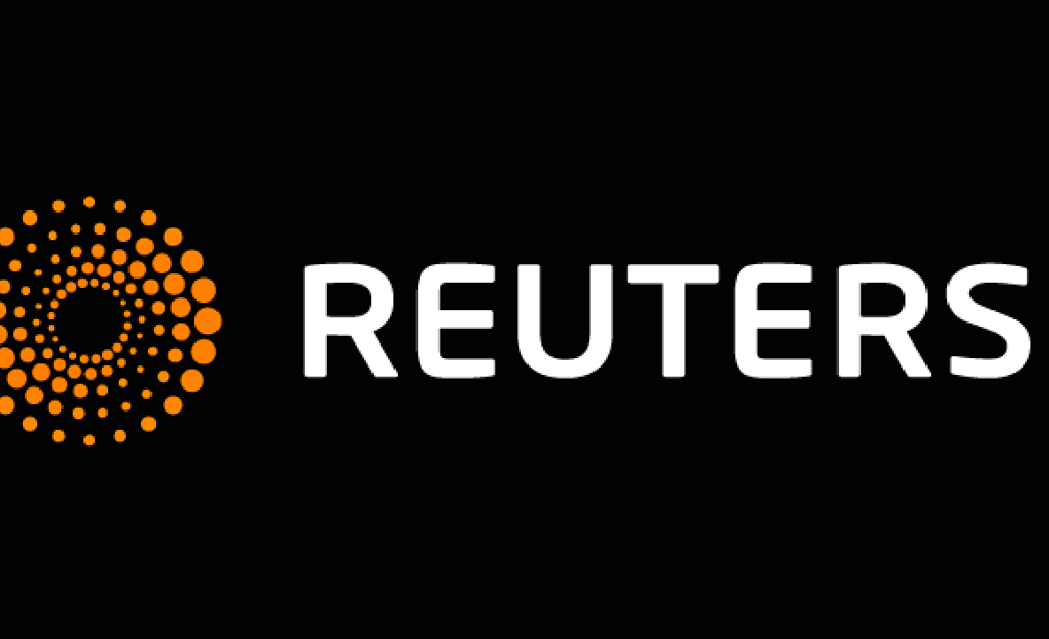 REUTERS publică imaginea zilei: O fotografie din România, făcută în cimitir, în Săptămâna Mare 