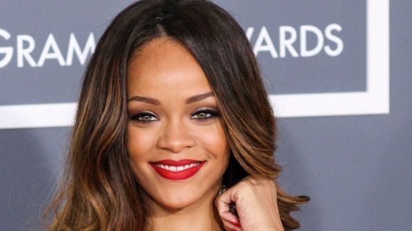 Cântăreaţă din România, contactată de Rihanna pentru o colaborare
