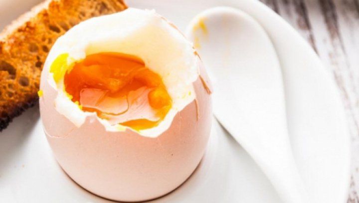 Cum şi cât se fierb corect ouăle moi şi ouăle tari. Greşeala pe care o fac toate gospodinele