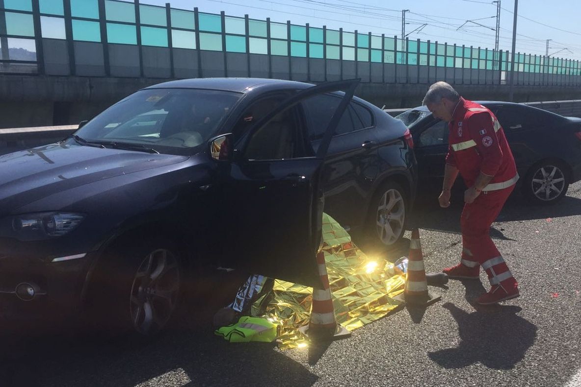 Pilot italian legendar, UCIS într-un accident auto provocat de o şoferiţă româncă