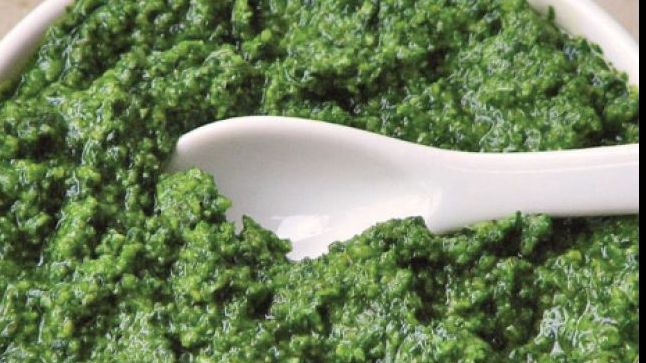 Beneficiile neștiute ale urzicilor, spanacului și leurdei