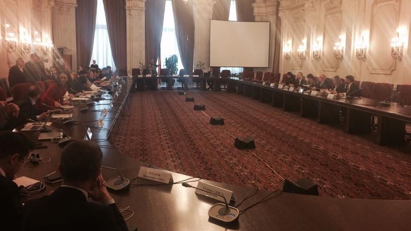 Frans Timmermans atenţionează Parlamentul pe Twitter, după ce s-a întâlnit cu Comisiile Juridice