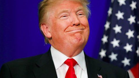 100 de zile de mandat. Trump își ignoră eșecurile și își laudă realizările, în vreme ce atacă presa