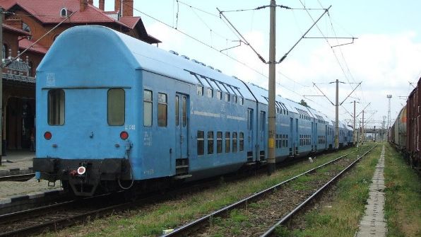 Elev de 14 ani, din Craiova, ELECTROCUTAT în timp ce-şi făcea un selfie pe un vagon