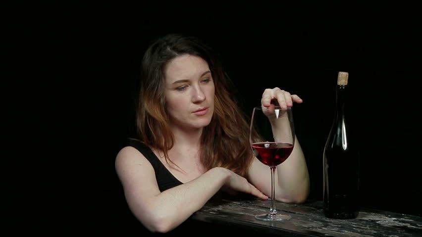 Cercetătorii au descoperit ora exactă a vinului! Când ar trebui să savurăm un pahar de vin roşu