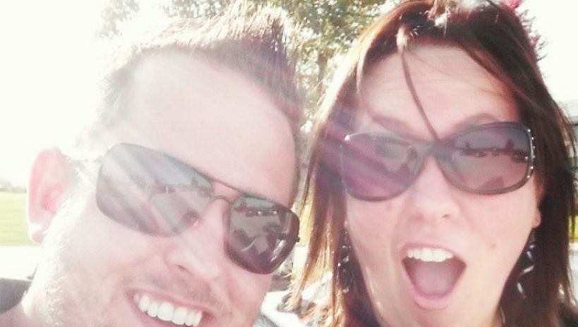 Au divorţat la tribunal sau la notar, apoi au făcut un SELFIE. Cele mai tari poze după despărţiri