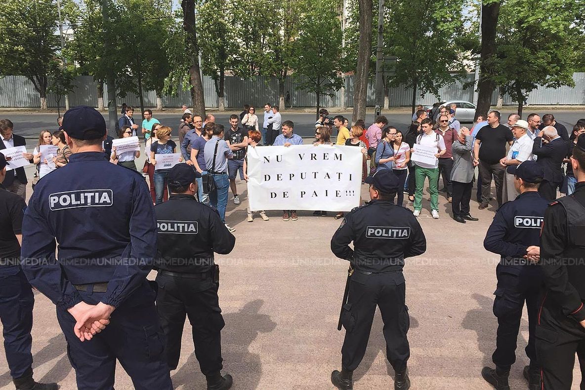 PROTEST la Chişinău împotriva unui proiect de LEGE privind VOTUL uninominal şi mixt