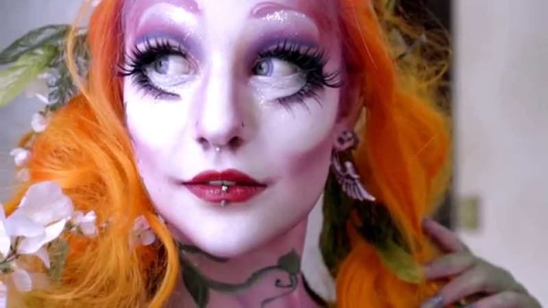 A purtat machiaj toată viaţa. S-a demachiat într-un show TV, toţi s-au MIRAT pentru cum arată