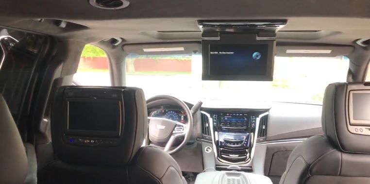 Cum arată maşina care îl apără pe Donald Trump, Cadillac Escalade, în versiunea de top