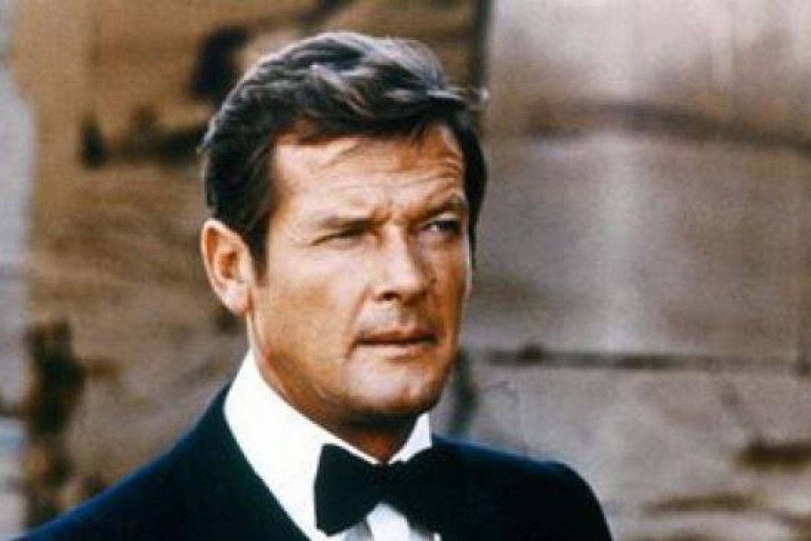 A murit Roger Moore, actorul care l-a jucat pe James Bond. Agentul 007 suferea de o groaznică boală
