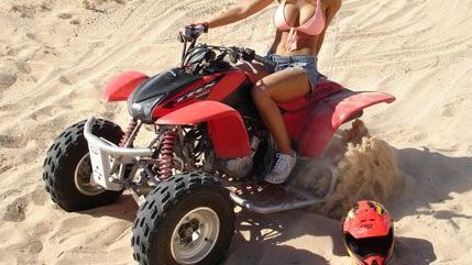 O bihoreancă în stare de ebrietate s-a urcat pe un ATV. Ce a urmat e halucinant! Martorii şocaţi