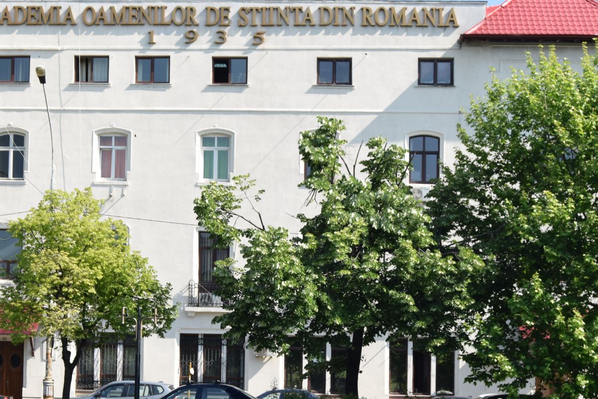 Câţi bani publici înghit "Academiile Ştiinţifice" controversate, apărute în ultimii 20 de ani 