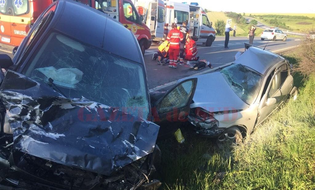 Accident grav în apropiere de Craiova. Doi frați, de 23 şi 24 de ani, și-au pierdut viața