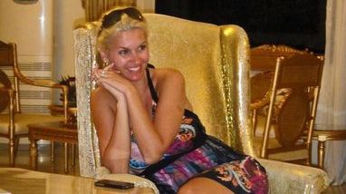 În ce lux trăieşte românca măritată cu un afacerist indian putred de bogat