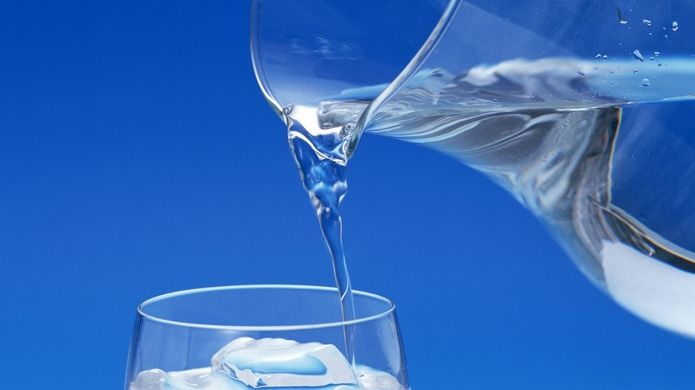 Regula japoneză: de ce este bine să bei apă pe stomacul gol
