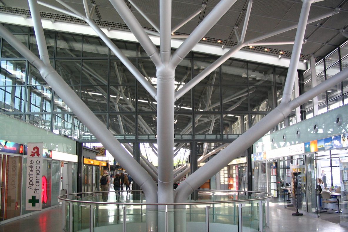 Pasagerii, uimiți. În aeroport a fost instalat un automat de rugăciuni. Cum funcționează