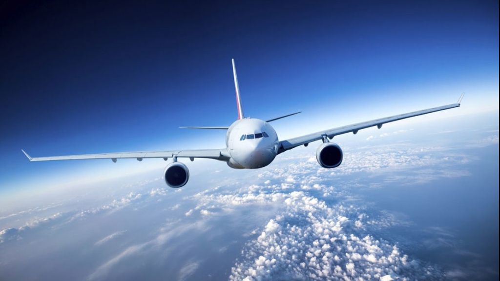 A plătit un bilet de avion la o cunoscută companie low-cost. Când a verificat contul bancar, șoc