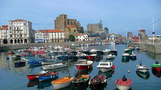 O tânără fără ocupație și-a dat în judecată părinții. Motivul întrece orice imaginație