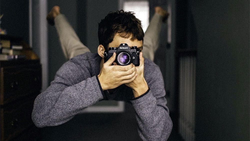 Cum să îți faci prietenii să te invidieze pentru fotografiile de călătorie fără să pleci de acasă