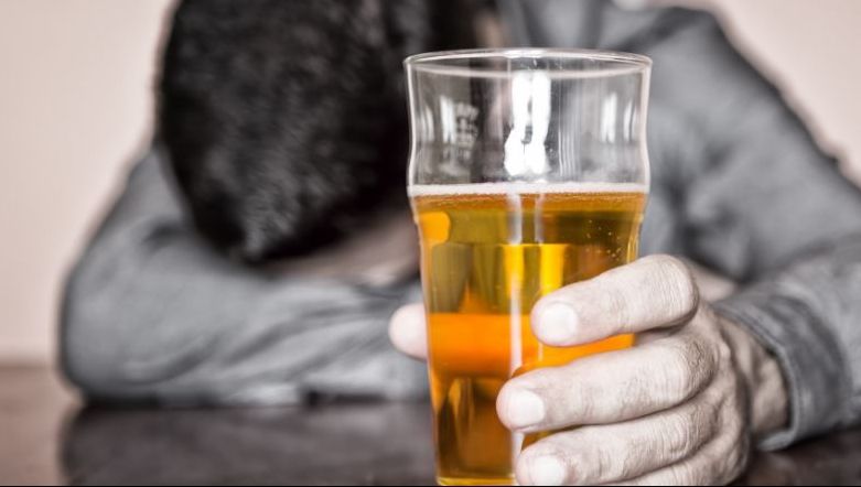 Era beat și nu știa unde stă. Ce au făcut polițiștii care l-au găsit? Nimănui nu-i vine să creadă