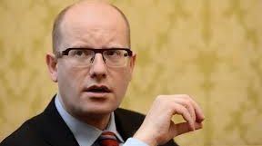 Un premier european şi-a dat demisia, după un conflict cu ministrul de Finanţe, suspect de FRAUDĂ