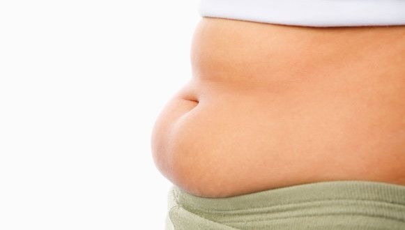 Te lupţi cu kilogramele în plus? Iată băutura minune care îţi topeşte grăsimea de pe burtă