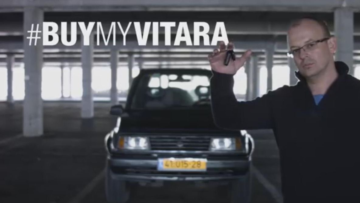 A vrut şă-şi vândă maşina şi a creat un anunţ genial! Două milioane de oameni sunt interesaţi acum