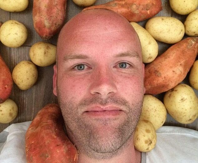 A decis să mănânce numai cartofi un an întreg. Efectul a fost șocant după 100 de zile