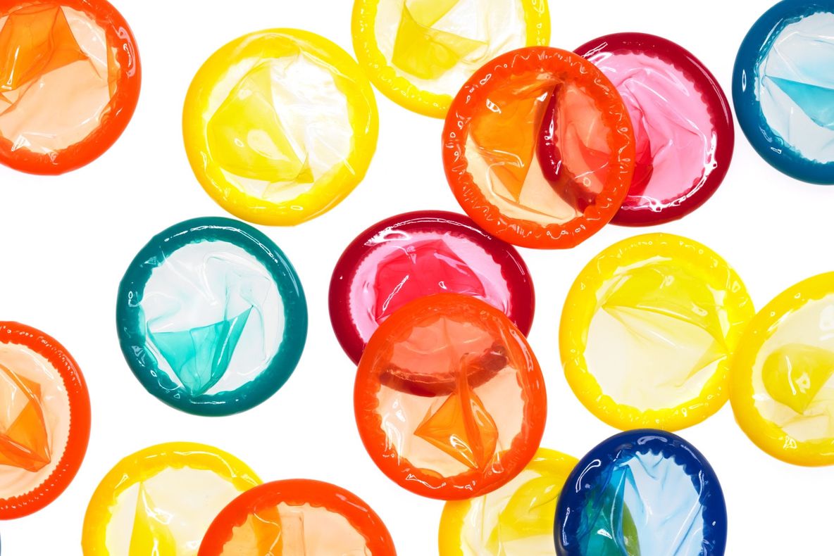 Prezervativul pe care îl așteaptă toată lumea. Află ce ce întâmplă când îl folosești