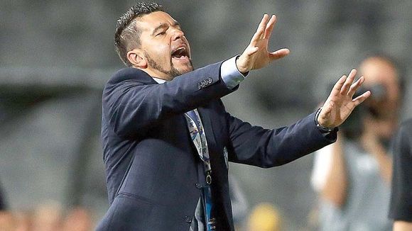 Cum a reacţionat Cosmin Contra când 5000 de dinamovişti l-au rugat să rămână, la meciul cu CFR