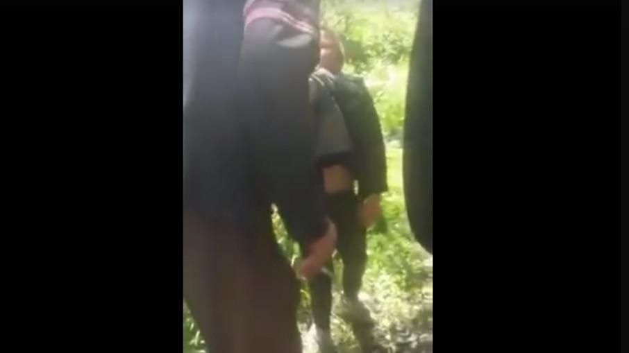 Caz revoltător în Mehedinţi! Copil de şase ani, agresat de tatăl unui coleg de clasă