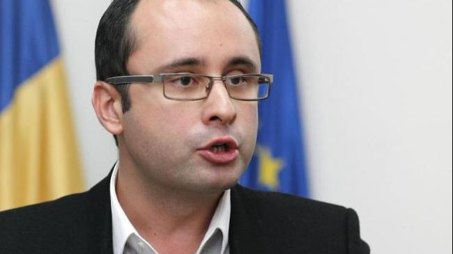 Bușoi și-a depus candidatura la șefia PNL. Cine sunt cei 100 de liberali care-l susțin