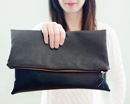 A cumpărat o geantă de la magazin. În interior a găsit un bilet - de atunci nu mai are linişte!