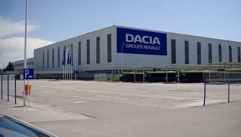 Atac informatic la DACIA. Producţia uzinei din Mioveni, blocată. Răspunsul oficial RENAULT SA