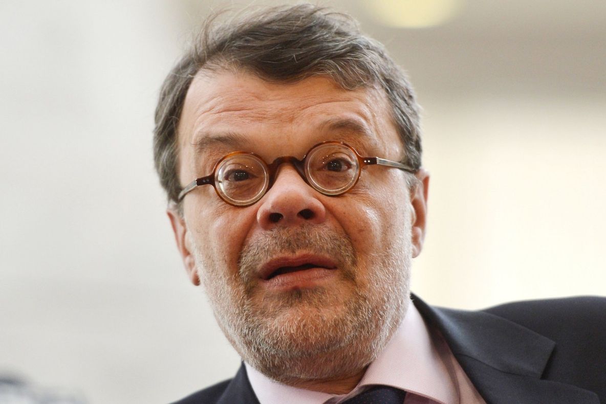 Controversatul Daniel Barbu, propus de ALDE, validat de C. Juridice pentru a candida la şefia AEP