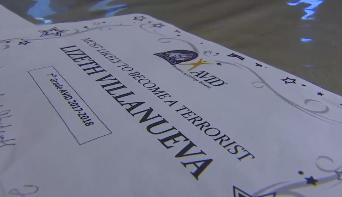 I-a dat elevei o diplomă, după care a fost sancţionată disciplinar. Motivul este HALUCINANT!