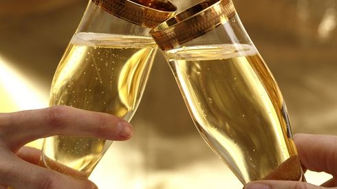 Au ciocnit ultimul pahar de șampanie împreună după 67 de ani de căsnicie. Ea o să moară