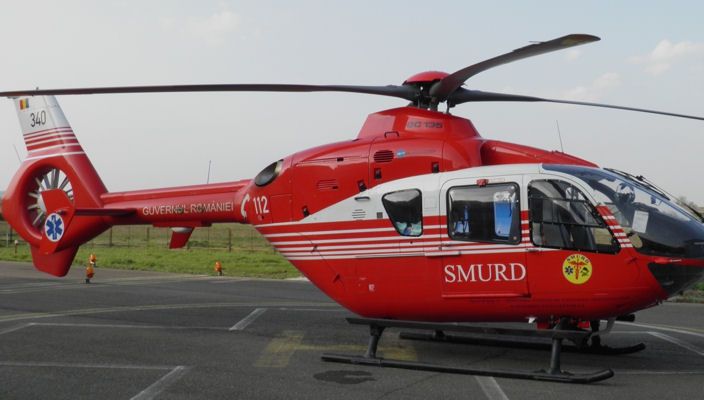 Copil de 5 ani, grav rănit în timp ce traversa neregulamentar, a fost luat de un elicopter SMURD