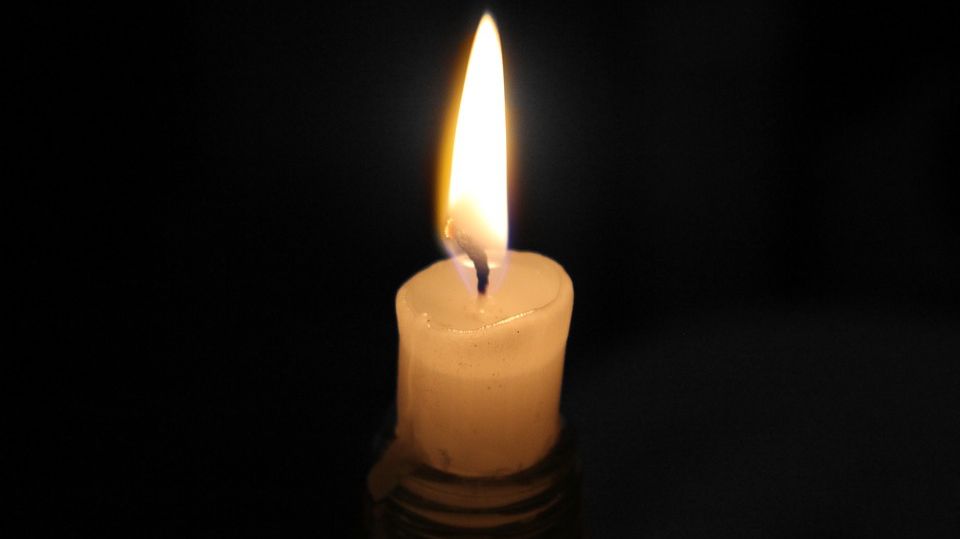 Focul unei lumânări îţi dezvăluie destinul 